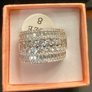 Elegant Silver Band Ring